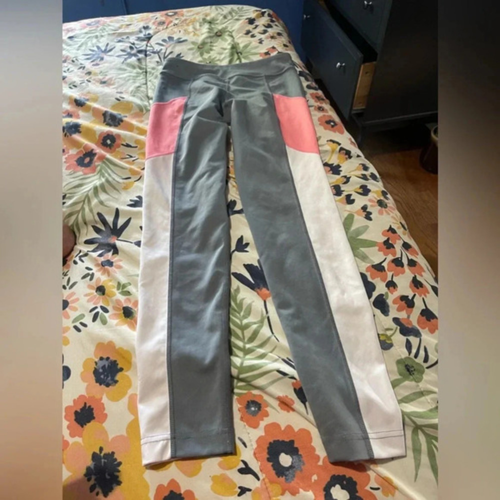 Nike Athletic Leggings Kids Large Great Condition gray pink white